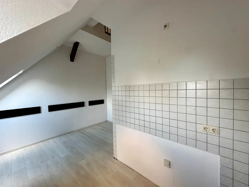 4 Zimmer Wohnung mit 101 m² in Weißenfels – Bild 8