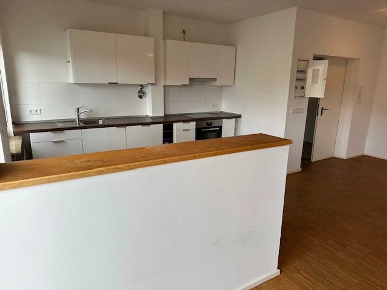 4 Zimmer Wohnung mit 125 m² in Wiesbaden – Bild 2