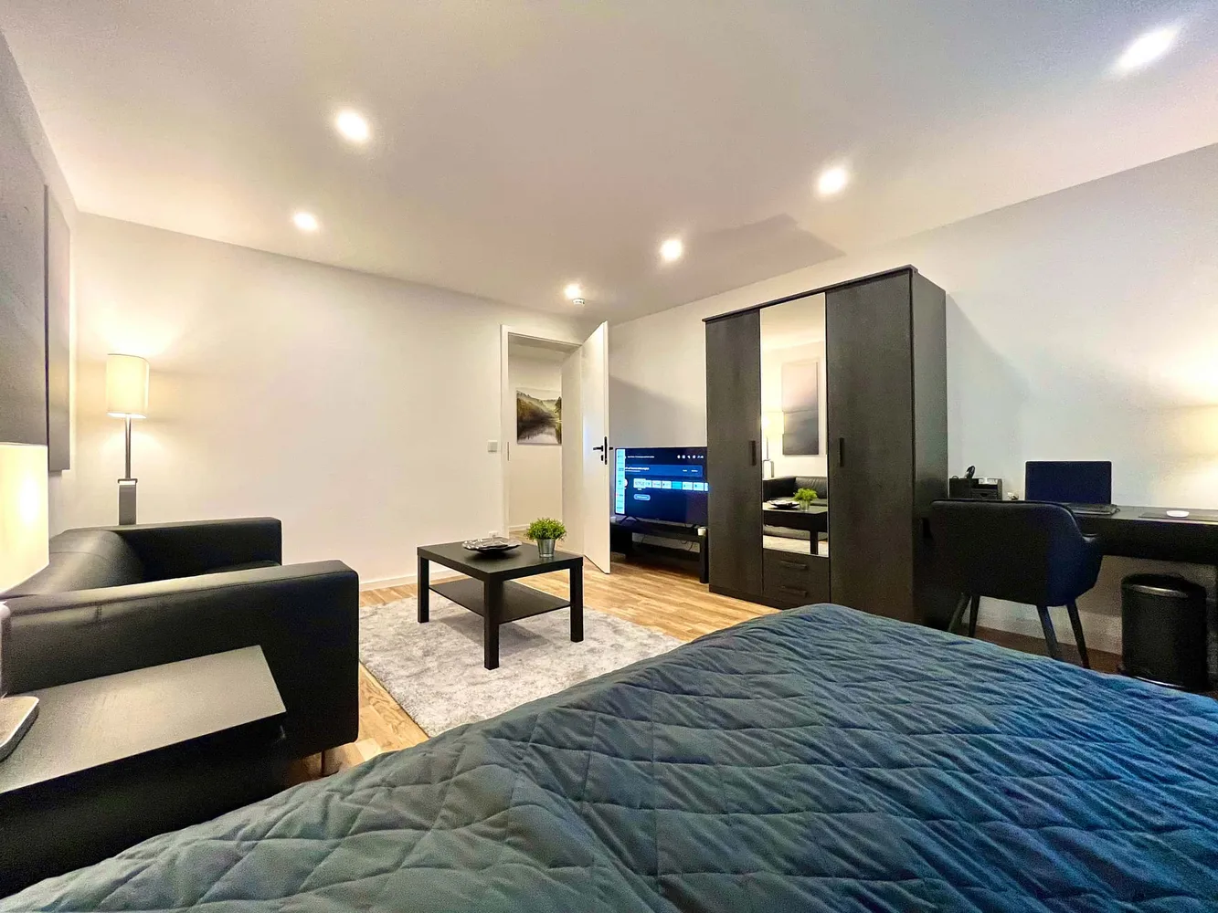 Shared room with 12 m² in Munich – Photo 3