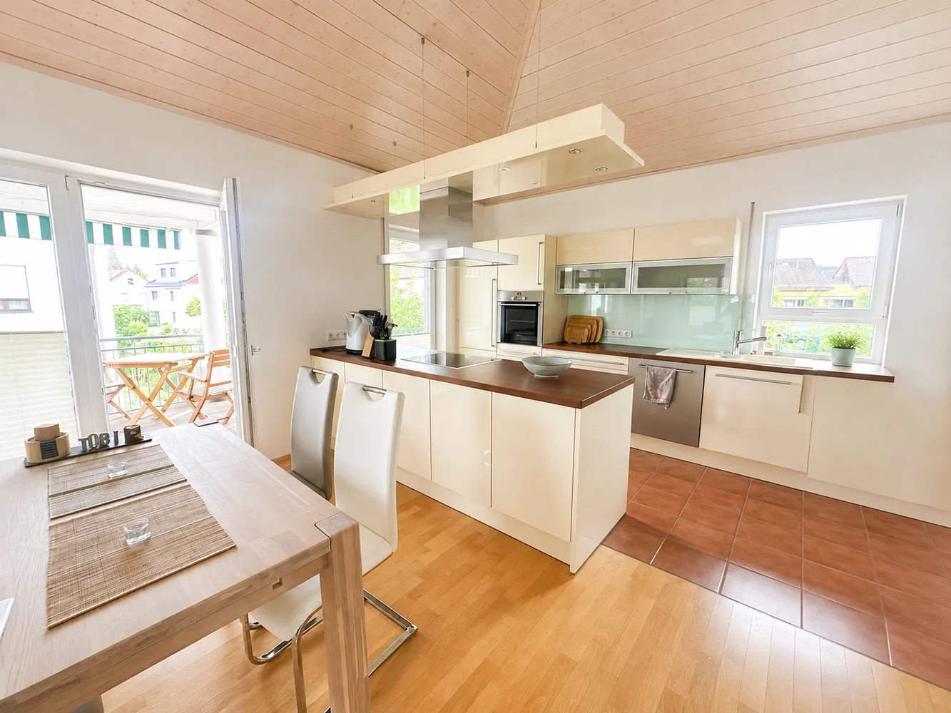 3 Zimmer Wohnung mit 100 m² in Augsburg – Bild 1
