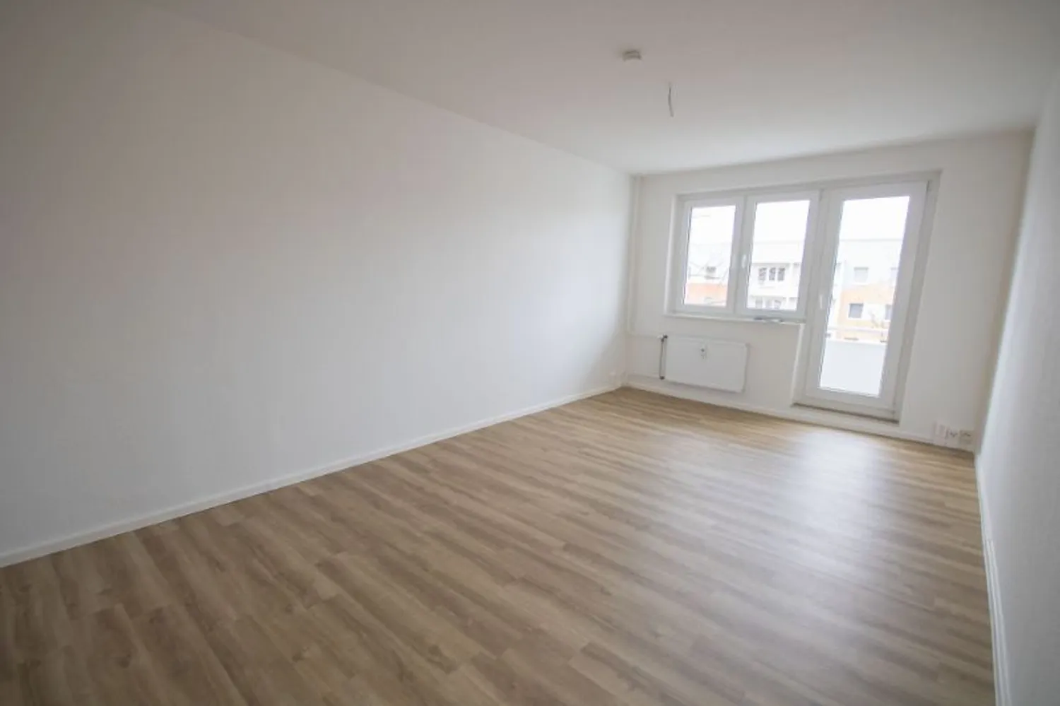4 Zimmer Wohnung mit 71 m² in Halle (Saale) – Bild 1