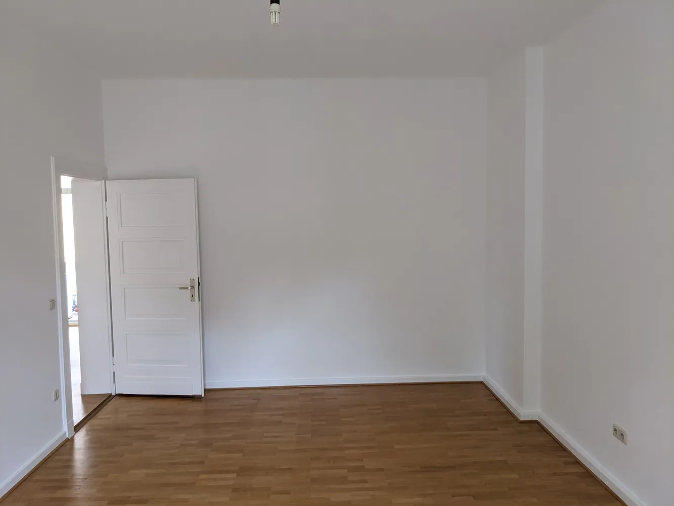 2 Zimmer Wohnung mit 81 m² in Wiesbaden – Bild 7