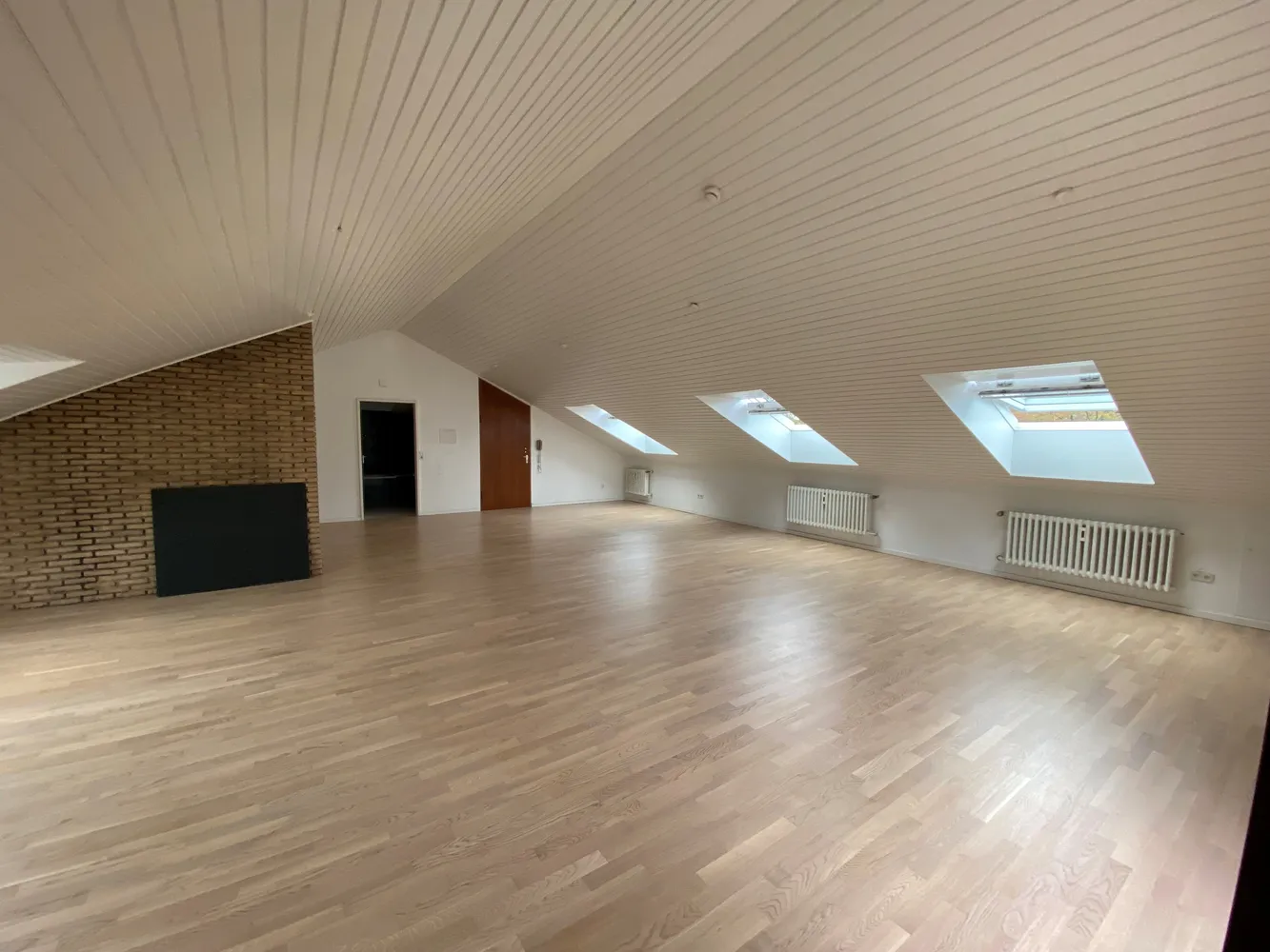 1 Zimmer Wohnung mit 82 m² in Neuss – Bild 1