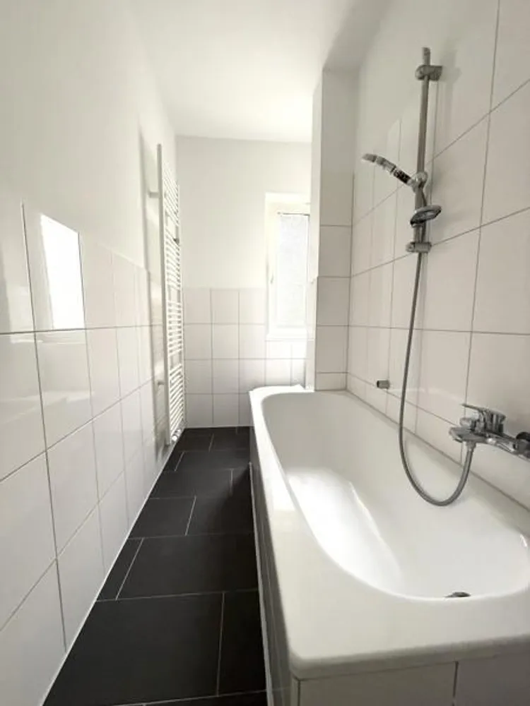 2 room apartment with 42 m² in Frankfurt am Main – Photo 3