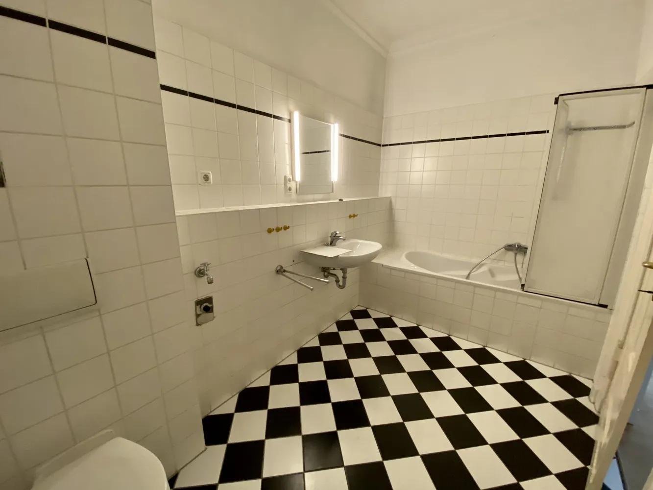 2 Zimmer Wohnung mit 90 m² in Halle (Saale) – Bild 8