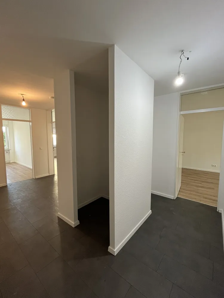 5 Zimmer Wohnung mit 104 m² in Wiesbaden – Bild 2