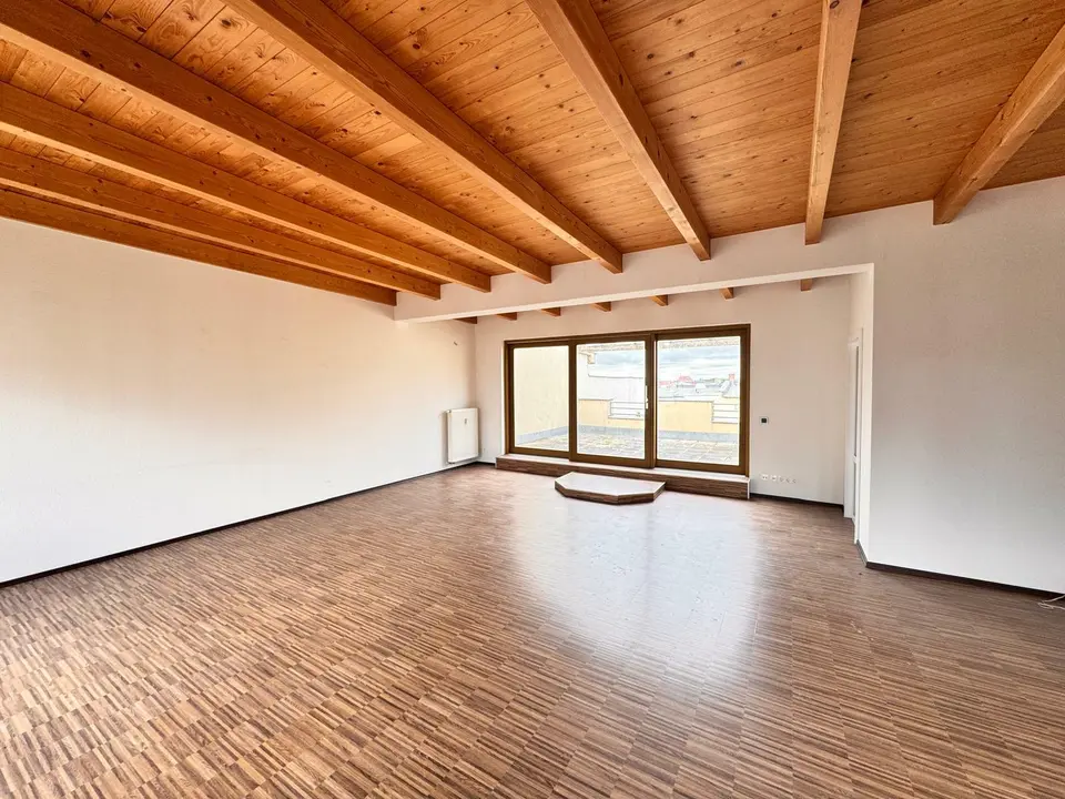 3 Zimmer Wohnung mit 120 m² in Halle (Saale) – Bild 1