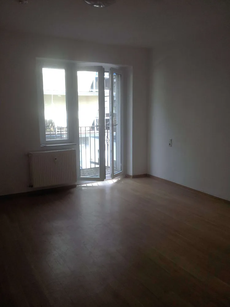 3 Zimmer Wohnung mit 76 m² in Krefeld – Bild 2