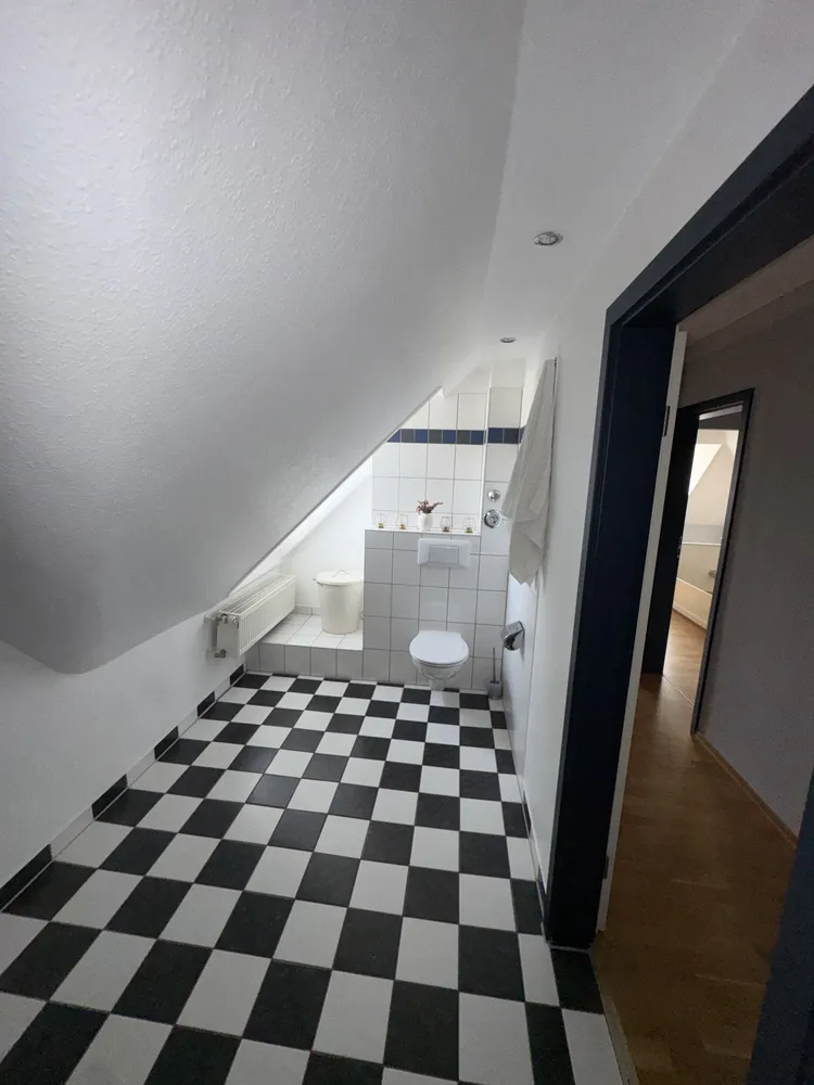 5 Zimmer Wohnung mit 140 m² in Frankfurt am Main – Bild 3