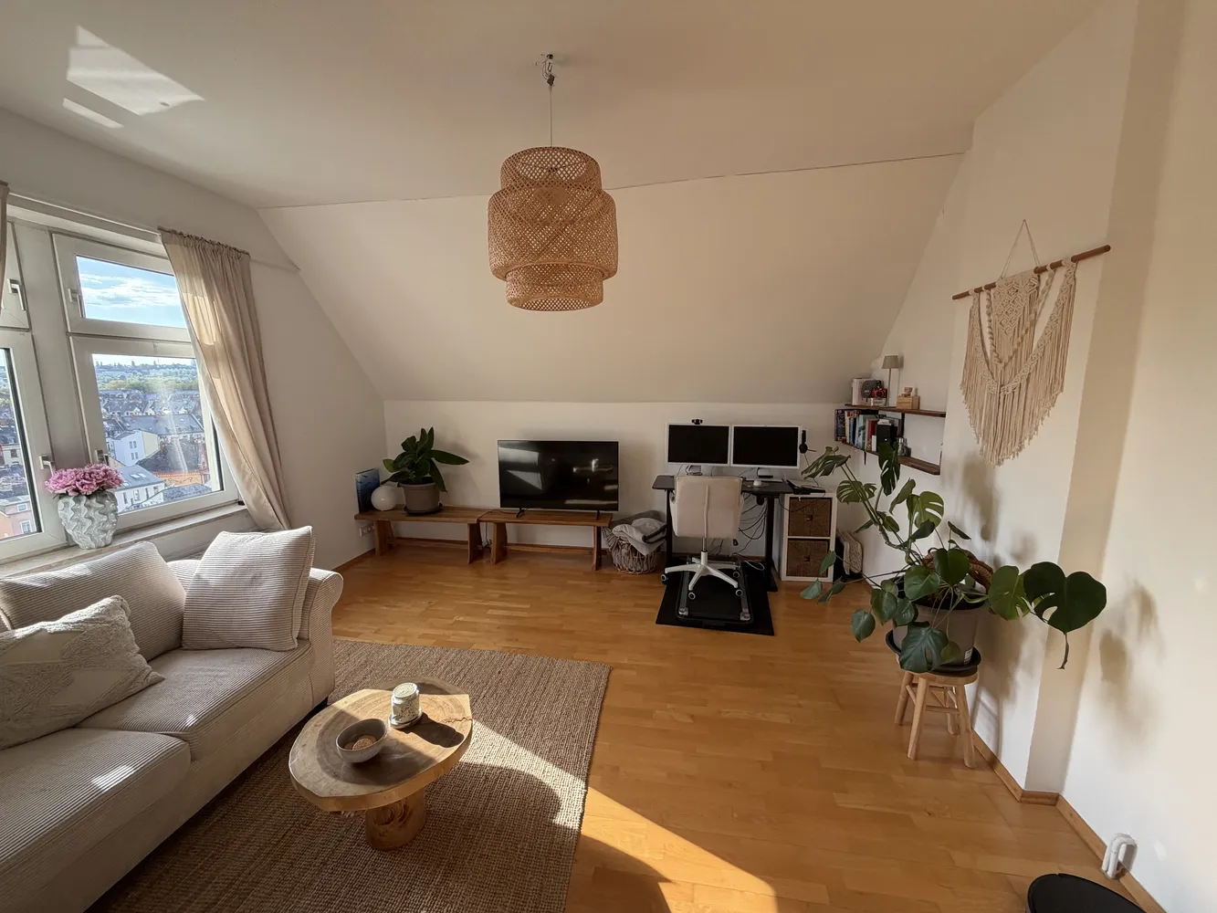 2 Zimmer Wohnung mit 68 m² in Wiesbaden – Bild 2