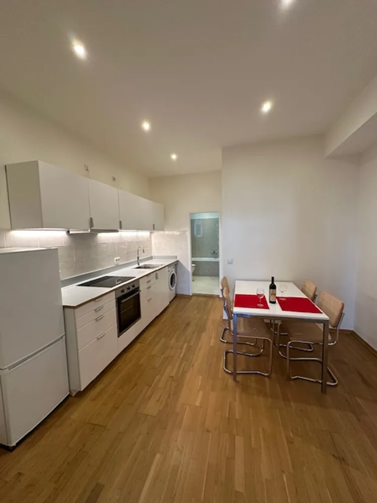 1 Zimmer Wohnung mit 60 m² in Berlin – Bild 1