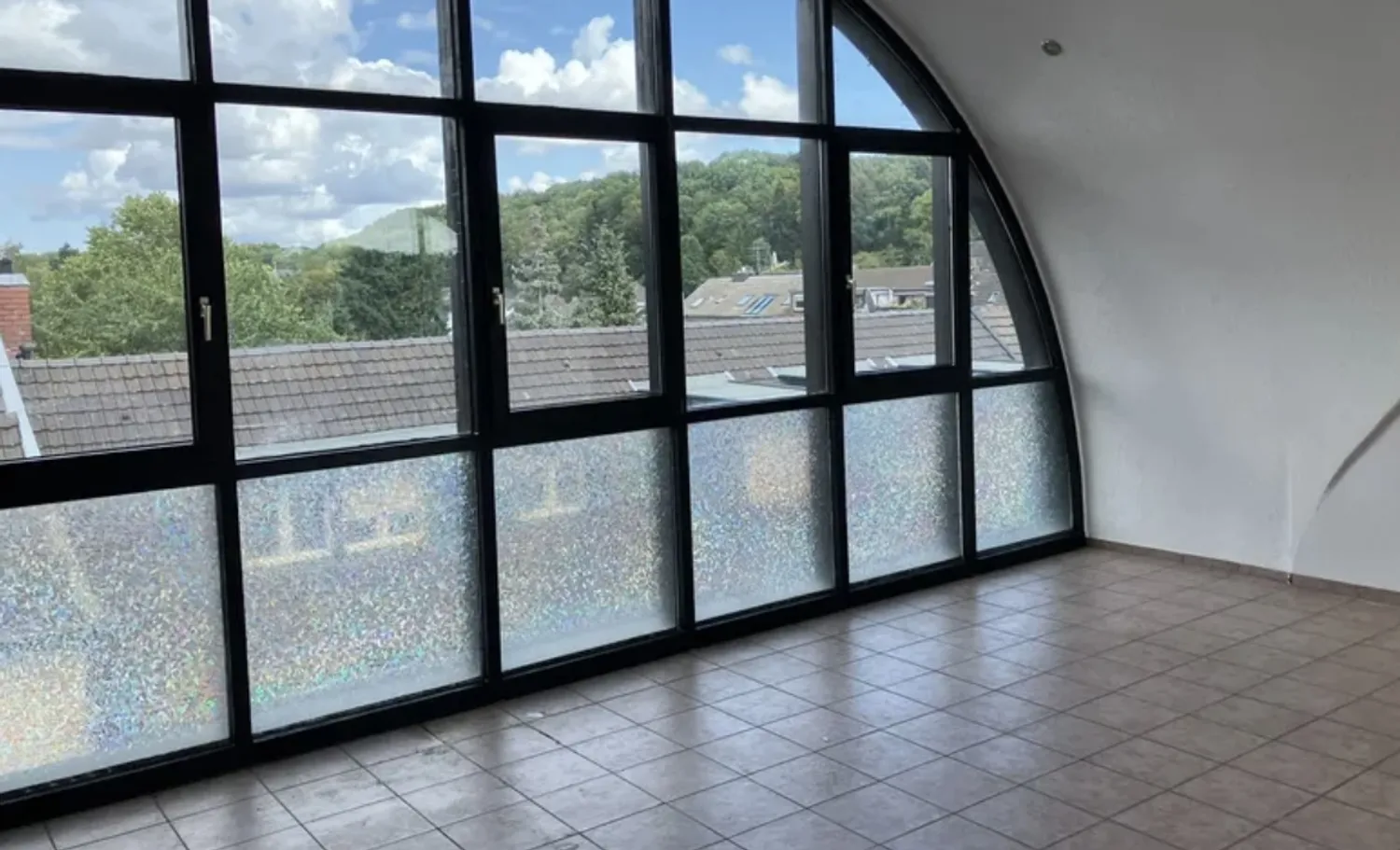 4 Zimmer Wohnung mit 125 m² in Hürth – Bild 1