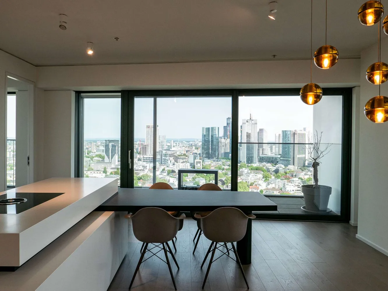 2 Zimmer Wohnung mit 96 m² in Frankfurt am Main – Bild 4