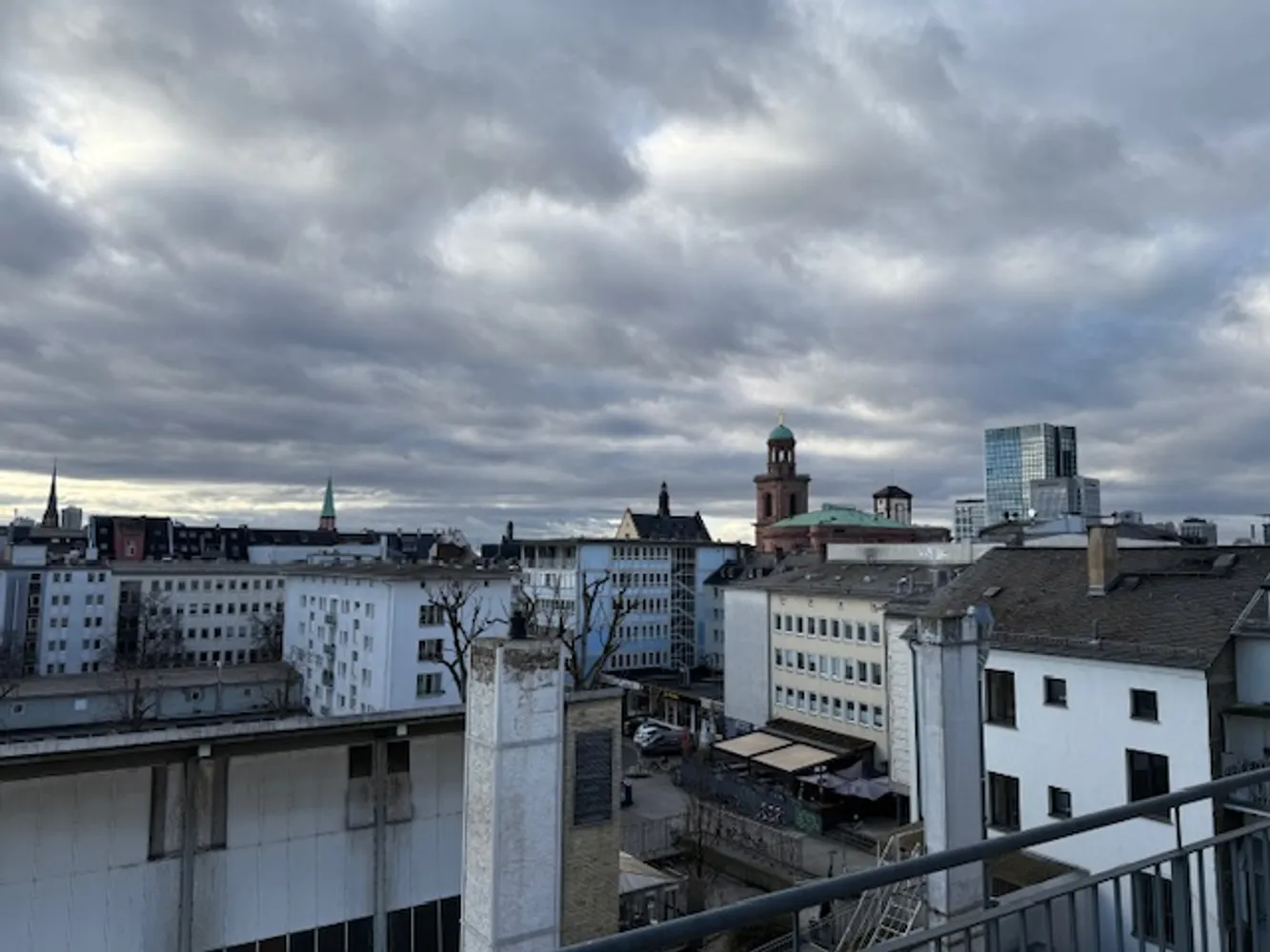 1 room apartment with 99 m² in Frankfurt am Main – Photo 11