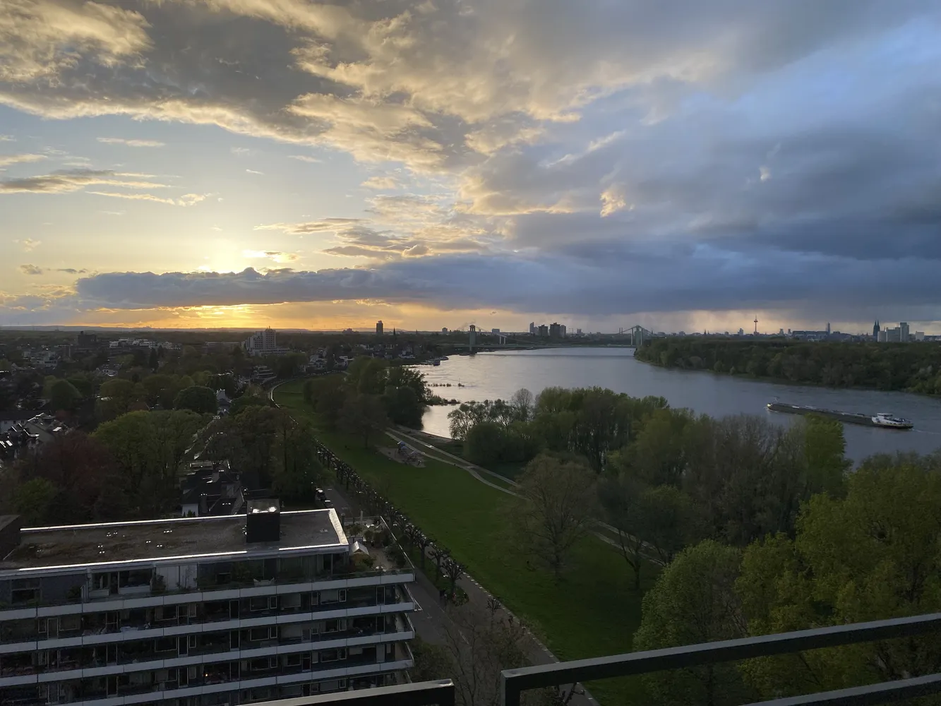 1 Zimmer Wohnung mit 38 m² in Köln – Bild 2