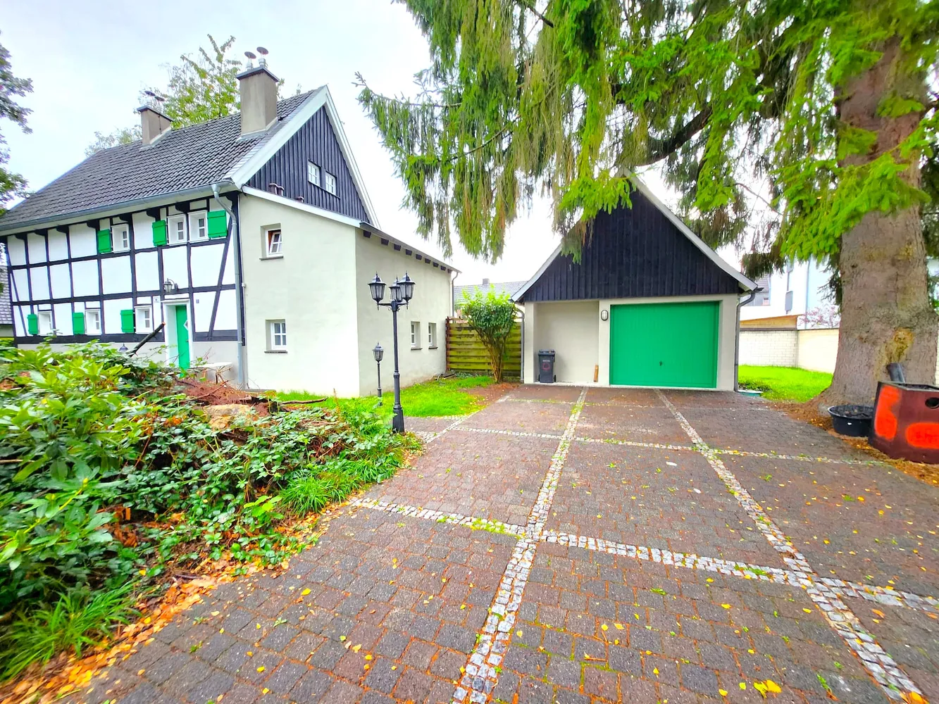 4 room house with 155 m² in Bergisch Gladbach – Photo 1