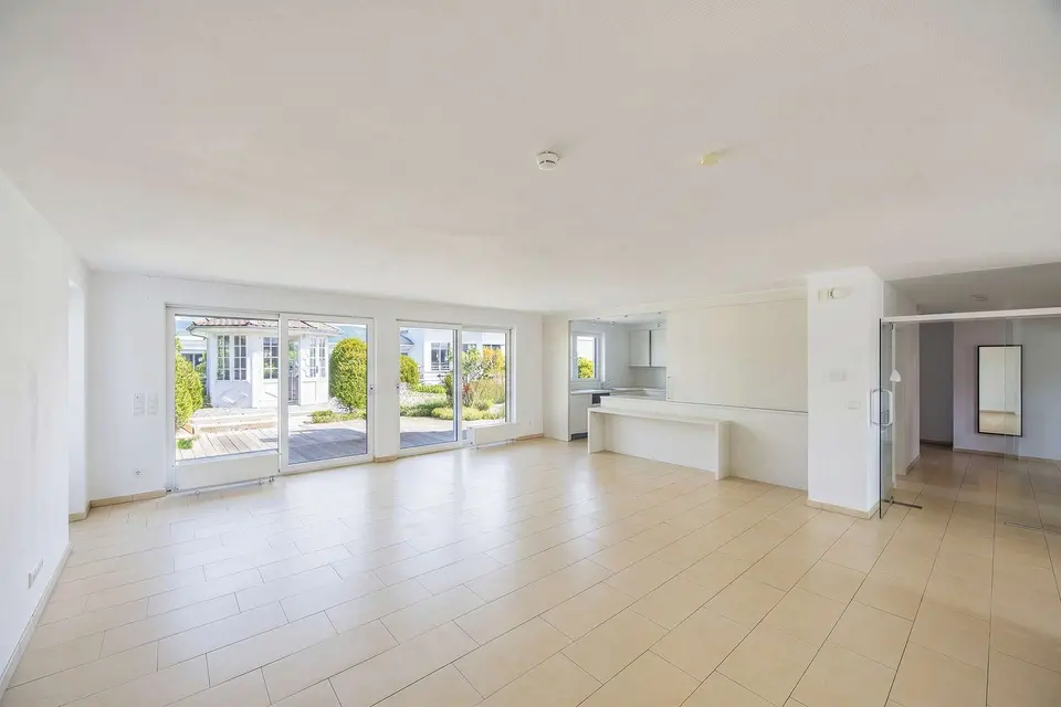 7 Zimmer Wohnung mit 301 m² in Backnang – Bild 1