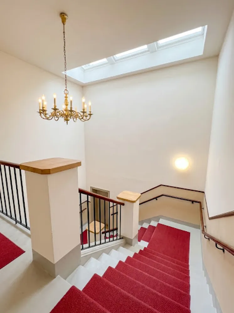 6 Zimmer Wohnung mit 204 m² in Dresden – Bild 2