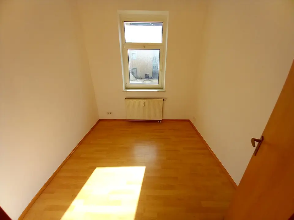 3 Zimmer Wohnung mit 66 m² in Werdau – Bild 3