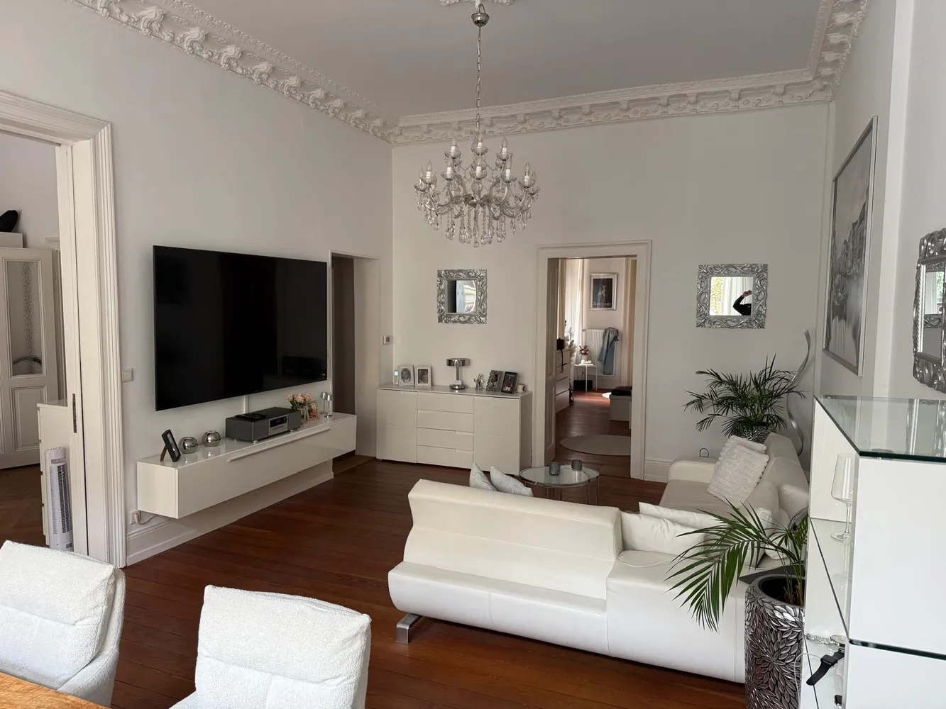 4 Zimmer Wohnung mit 124 m² in Wiesbaden – Bild 2