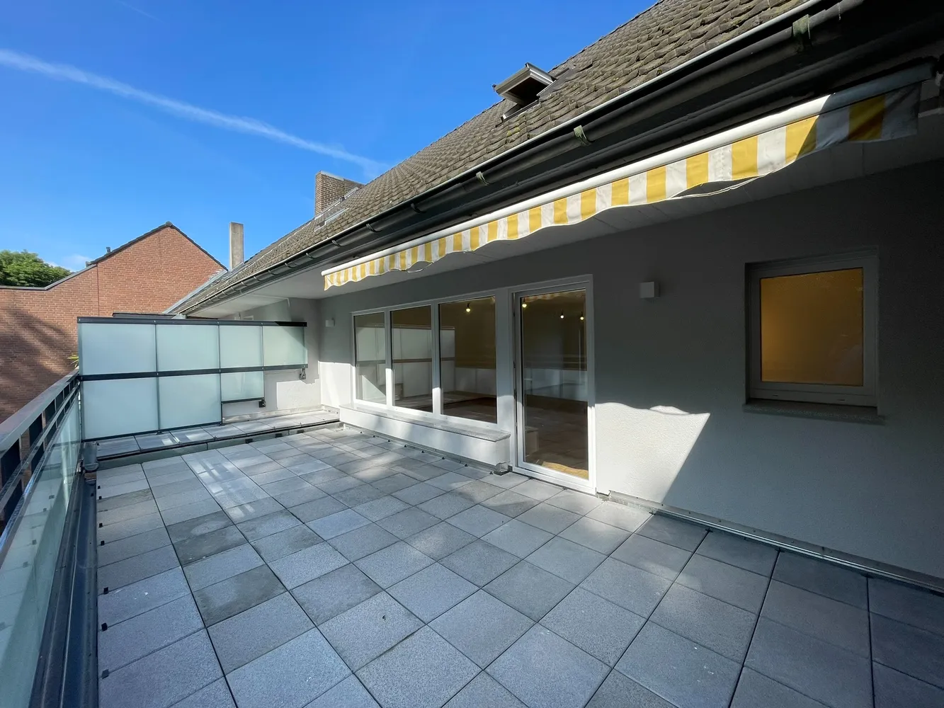 5 Zimmer Wohnung mit 129 m² in Wesel – Bild 2