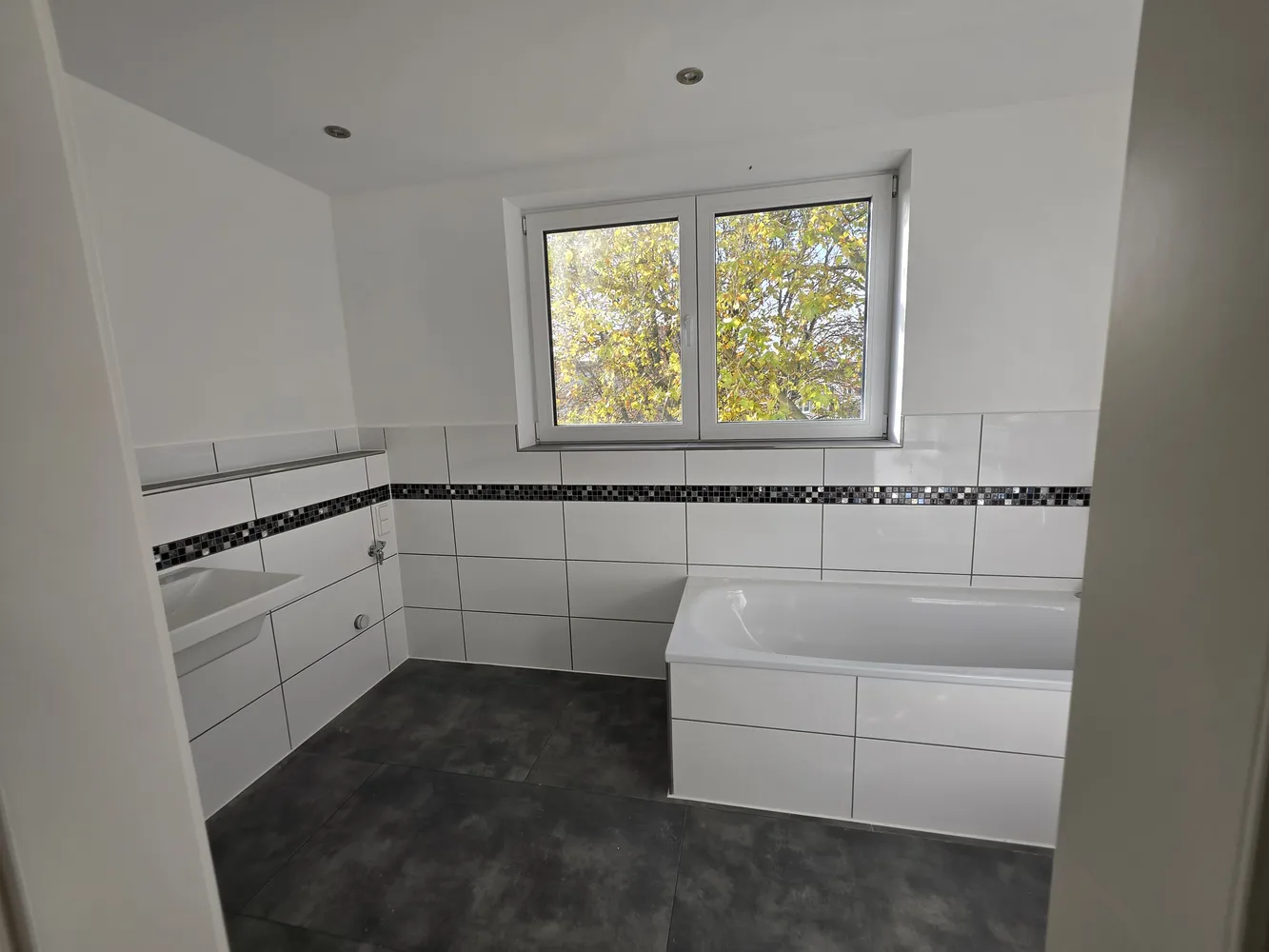 4 Zimmer Wohnung mit 100 m² in Düsseldorf – Bild 2