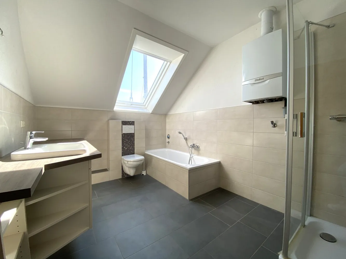 2 Zimmer Wohnung mit 113 m² in Hamburg – Bild 4