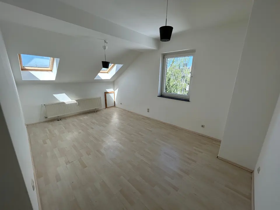 5 Zimmer Wohnung mit 107 m² in Kiel – Bild 3