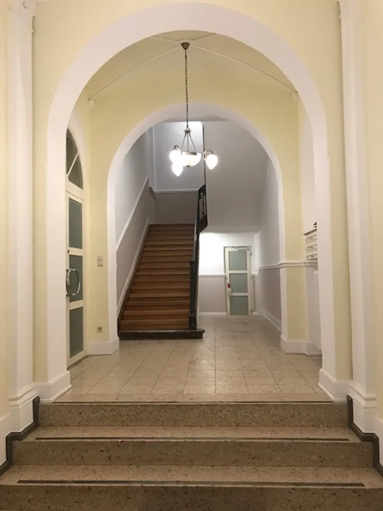 5 Zimmer Wohnung mit 149 m² in Wiesbaden – Bild 1