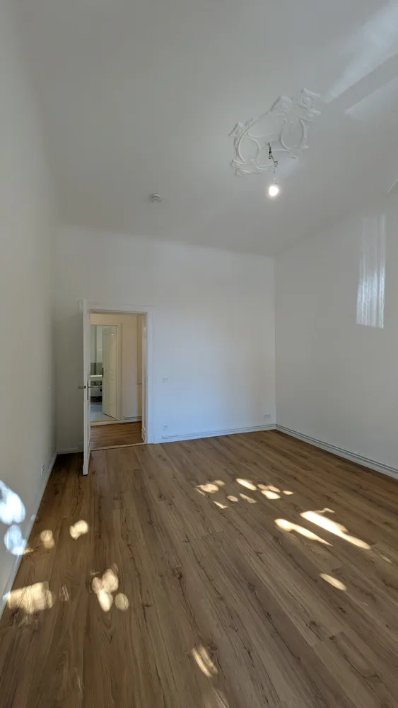 2 Zimmer Wohnung mit 65 m² in Berlin – Bild 4