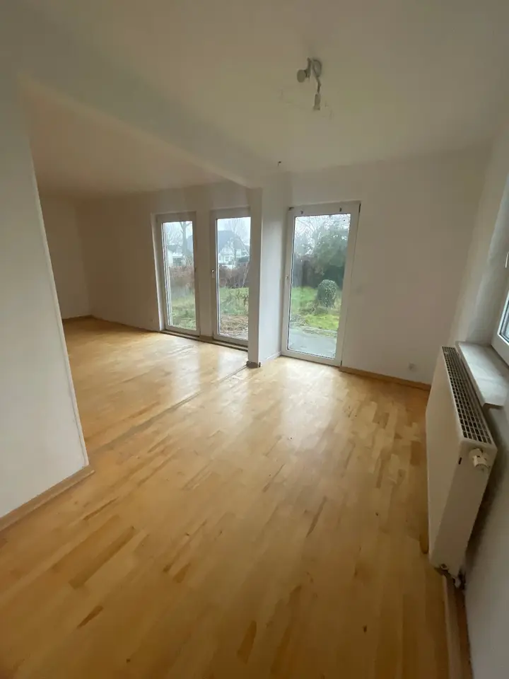 4 Zimmer Haus mit 151 m² in Oranienburg – Bild 1