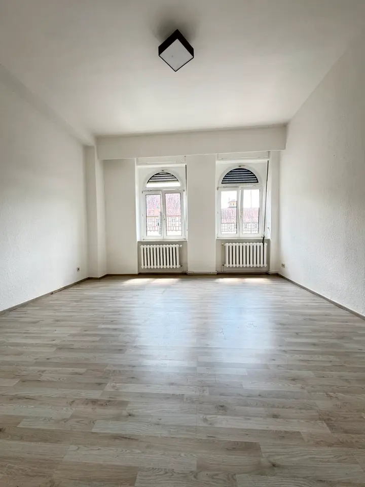 4 Zimmer Wohnung mit 90 m² in Zeitz – Bild 1
