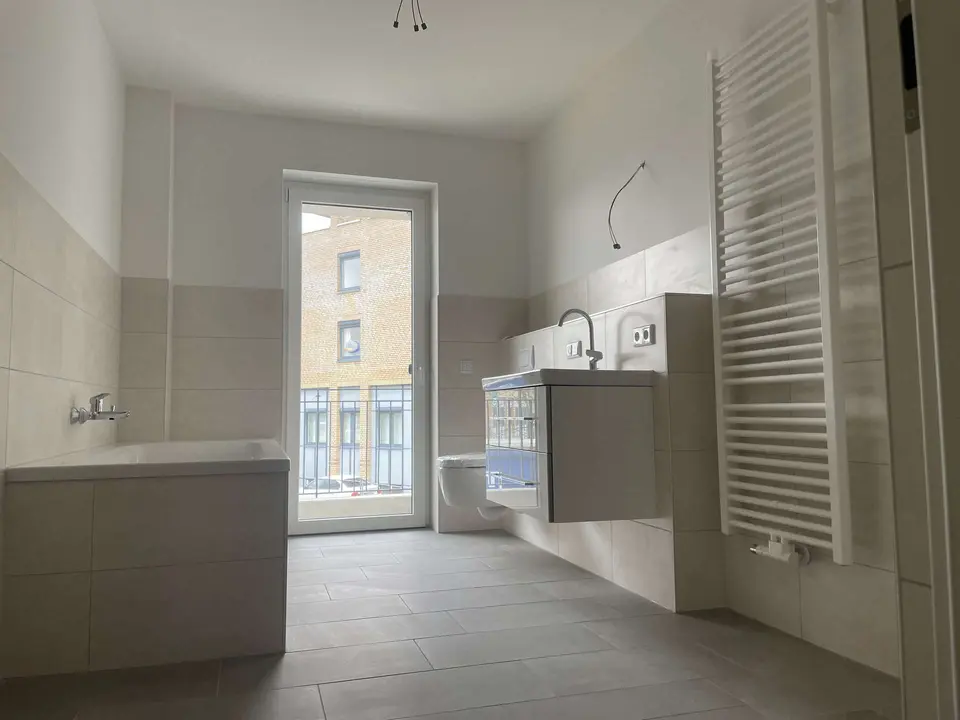 2 room apartment with 80 m² in Schwerin – Photo 4
