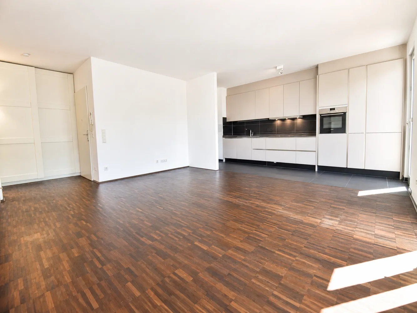 2 Zimmer Wohnung mit 70 m² in Düsseldorf – Bild 4