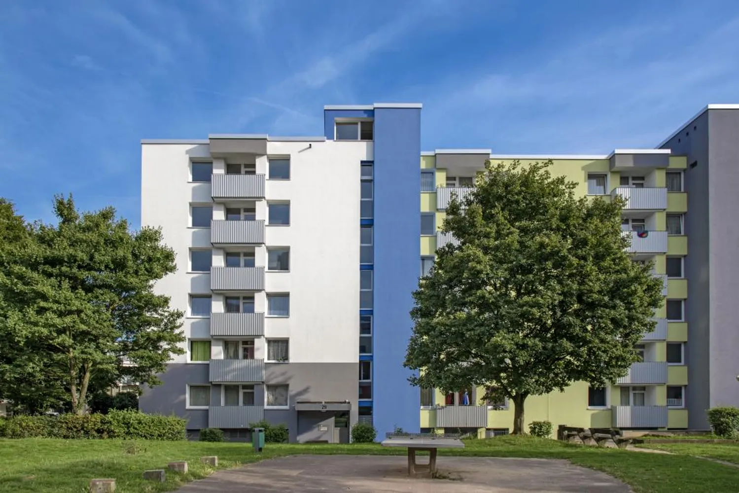 4 Zimmer Wohnung mit 96 m² in Düsseldorf – Bild 2