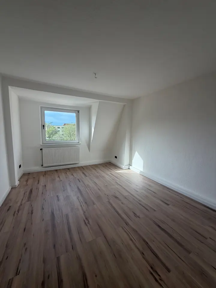 3 Zimmer Wohnung mit 62 m² in Bitterfeld-Wolfen – Bild 2