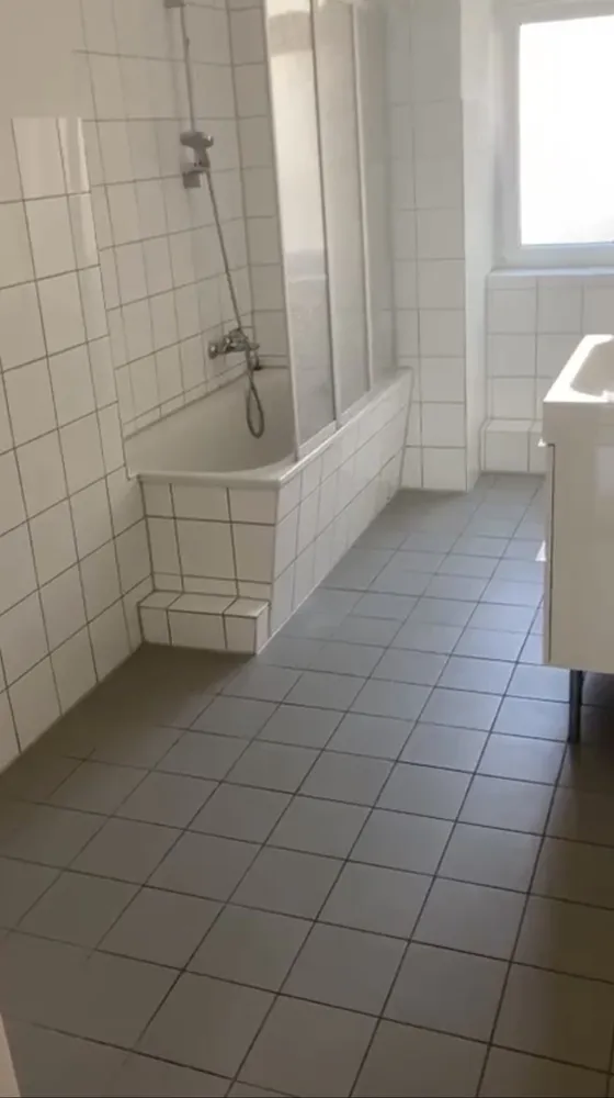 2 Zimmer Wohnung mit 87 m² in Berlin – Bild 4