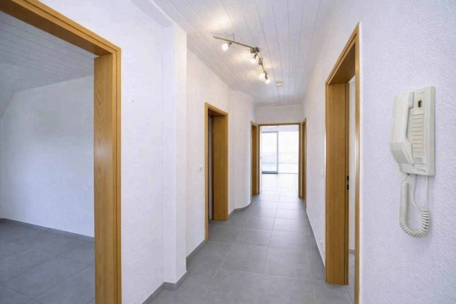 4 Zimmer Wohnung mit 134 m² in Hennef – Bild 3