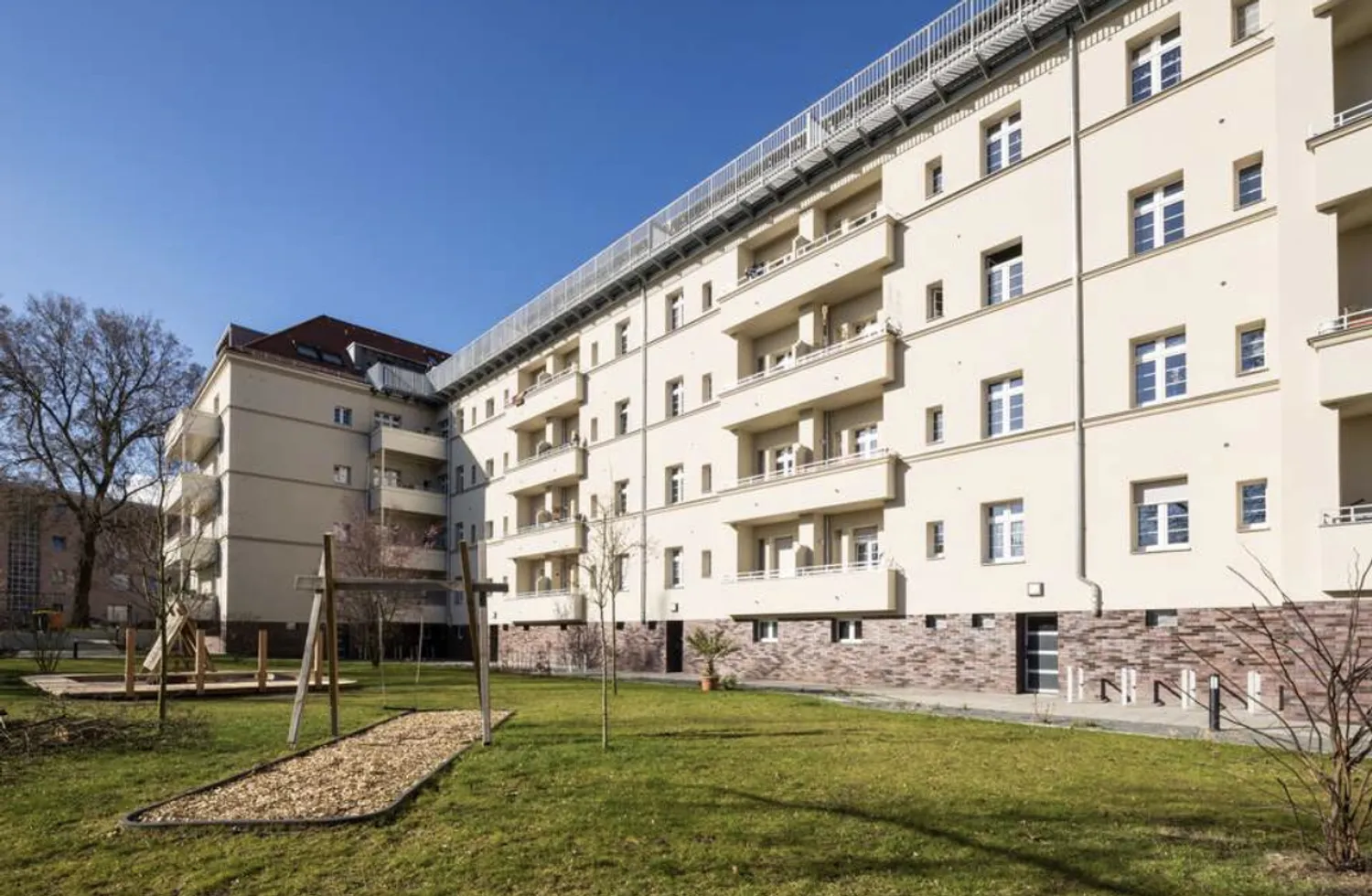 4 Zimmer Wohnung mit 96 m² in Berlin – Bild 1