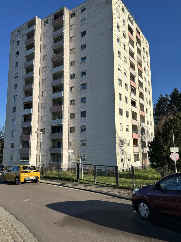 6 Zimmer Wohnung mit 82 m² in Saarbrücken – Bild 1