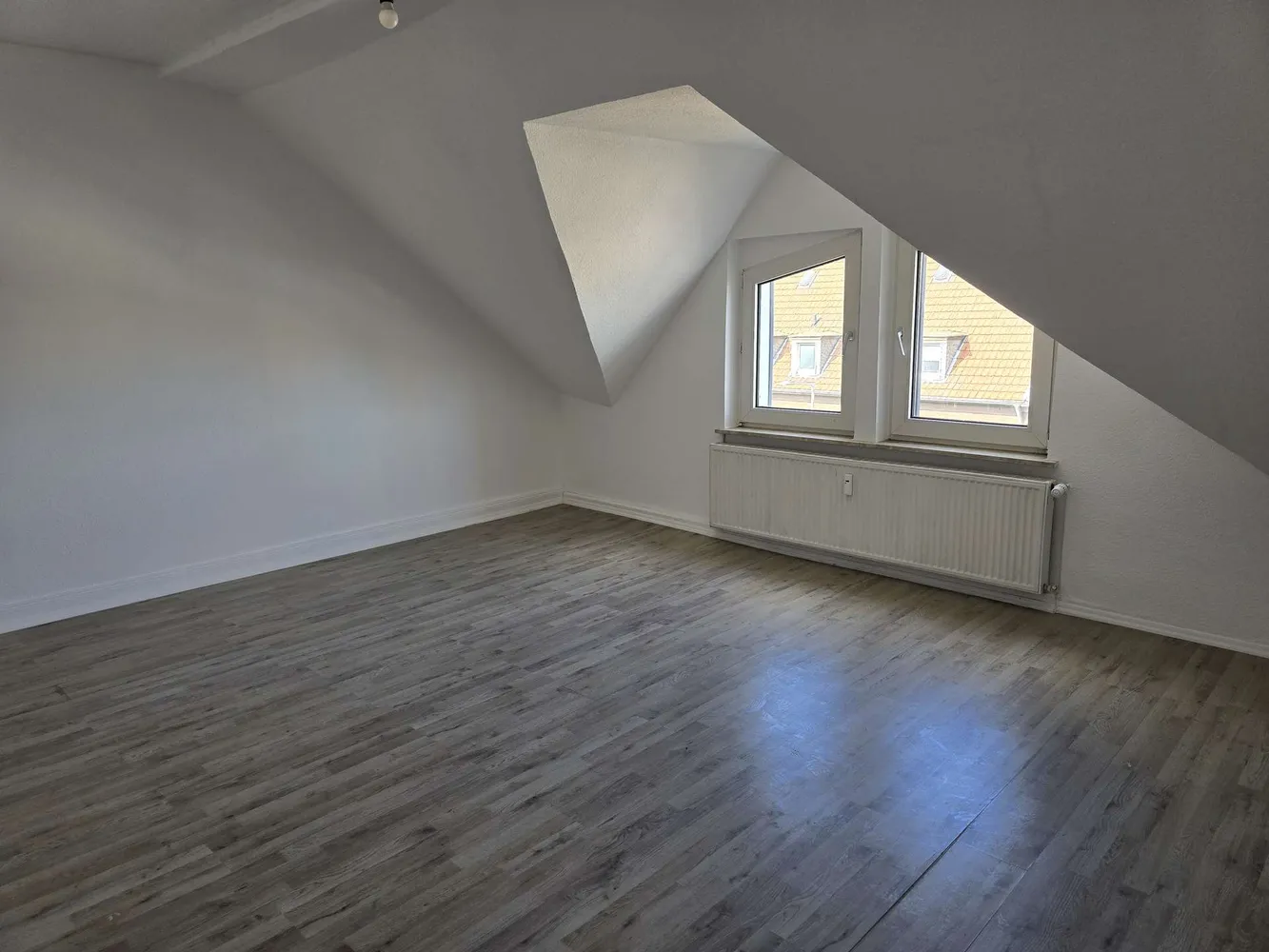 2 Zimmer Wohnung mit 73 m² in Oberhausen – Bild 2