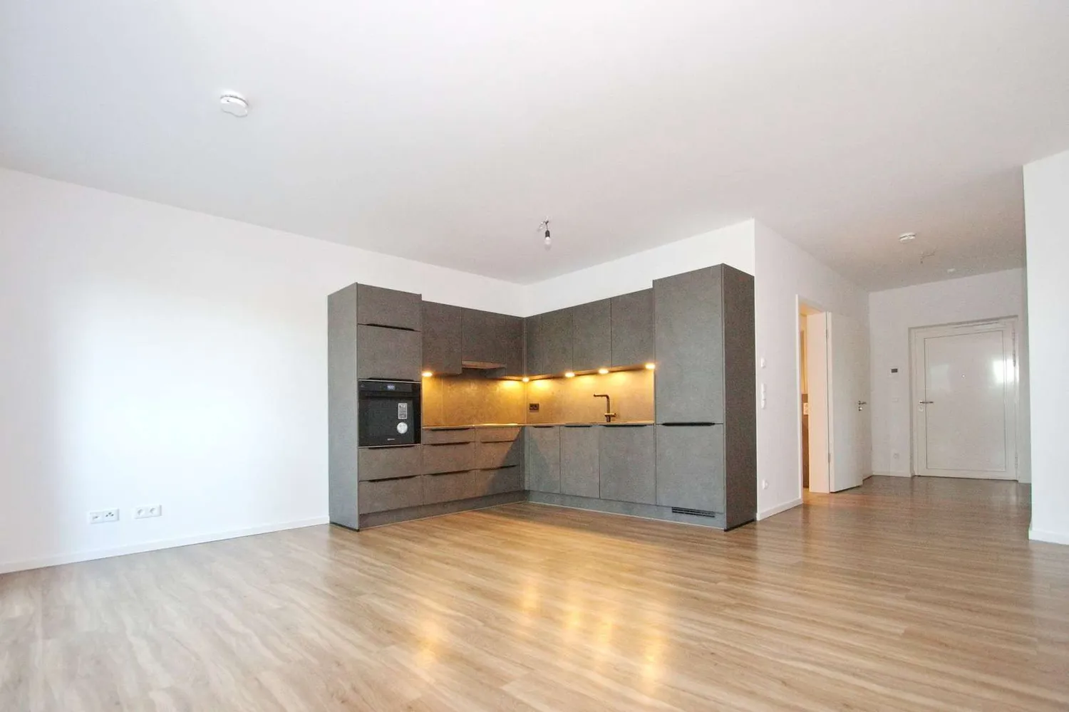 2 Zimmer Wohnung mit 66 m² in Berlin – Bild 4