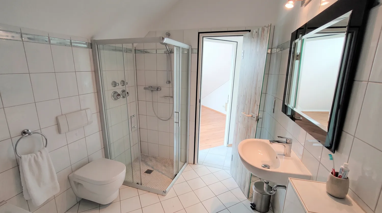 3 Zimmer Wohnung mit 101 m² in Wiesbaden – Bild 6