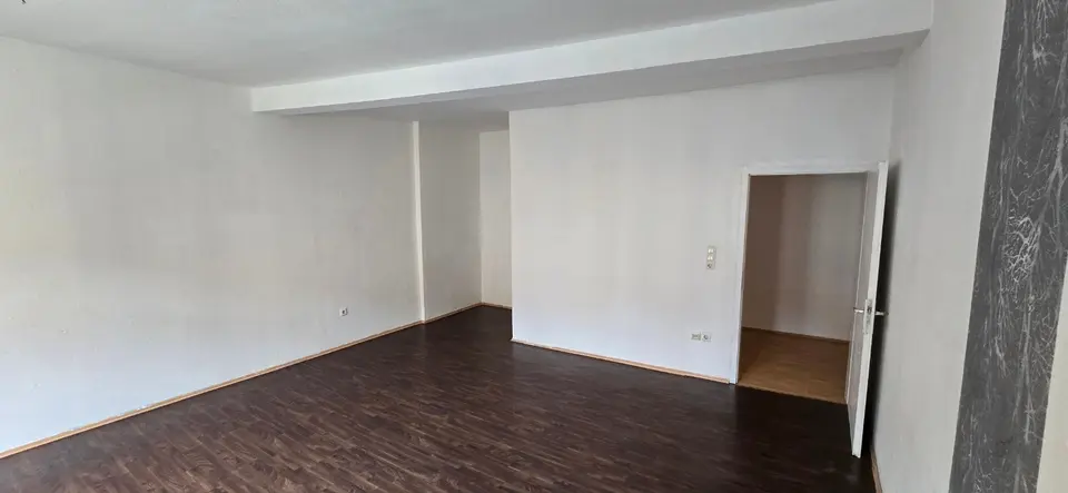 4 Zimmer Wohnung mit 121 m² in Meiningen – Bild 8