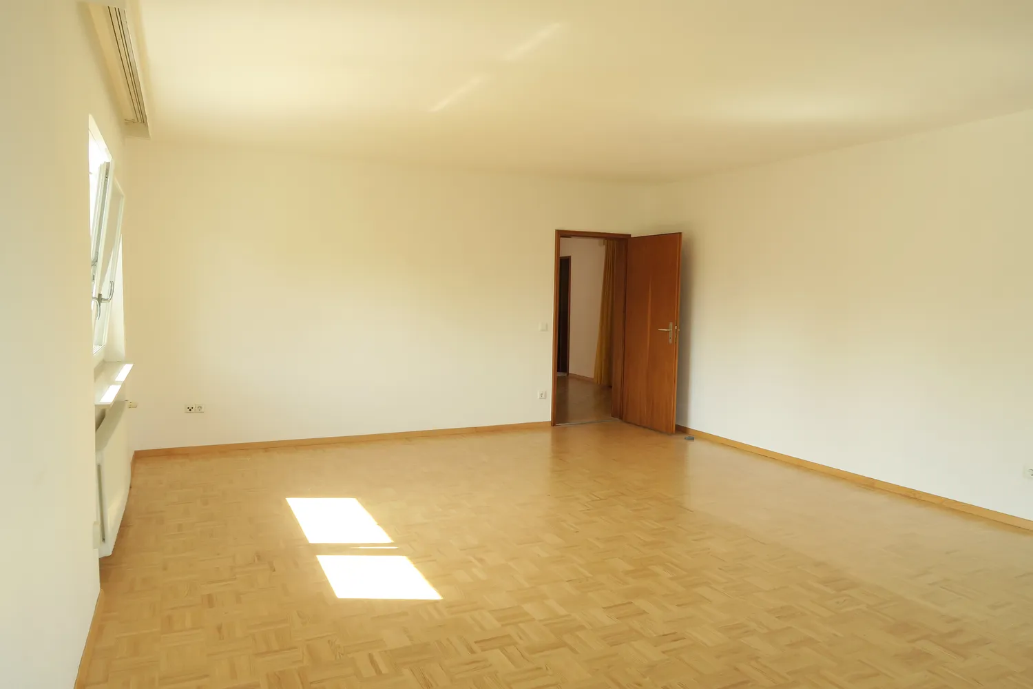 4 Zimmer Wohnung mit 133 m² in Karlsruhe – Bild 3