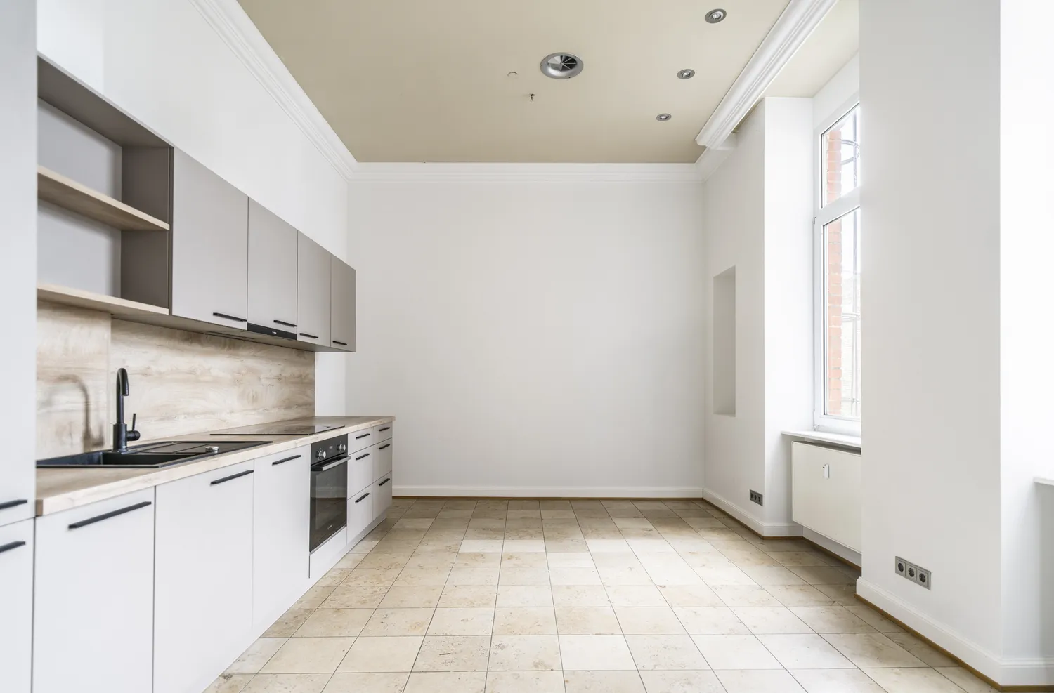 5 Zimmer Wohnung mit 168 m² in Wiesbaden – Bild 2