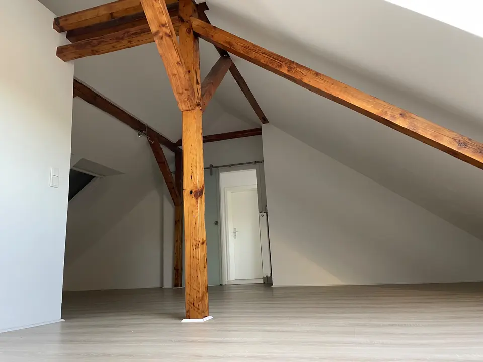 4 Zimmer Wohnung mit 120 m² in Wuppertal – Bild 1