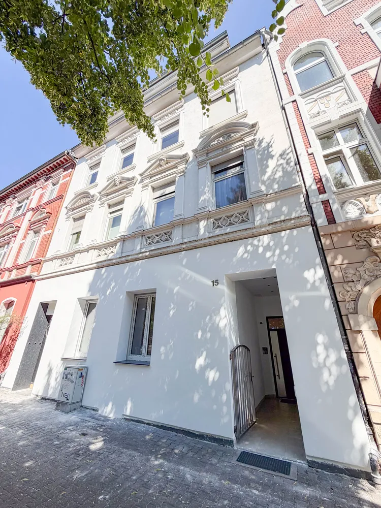 4 Zimmer Wohnung mit 138 m² in Düsseldorf – Bild 1
