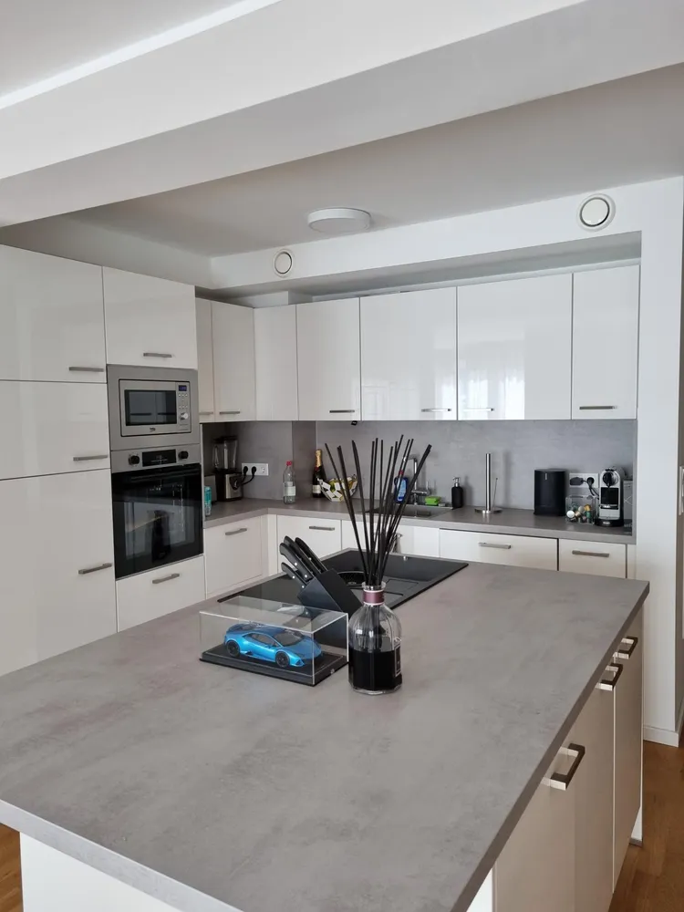 4 Zimmer Wohnung mit 130 m² in Düsseldorf – Bild 4
