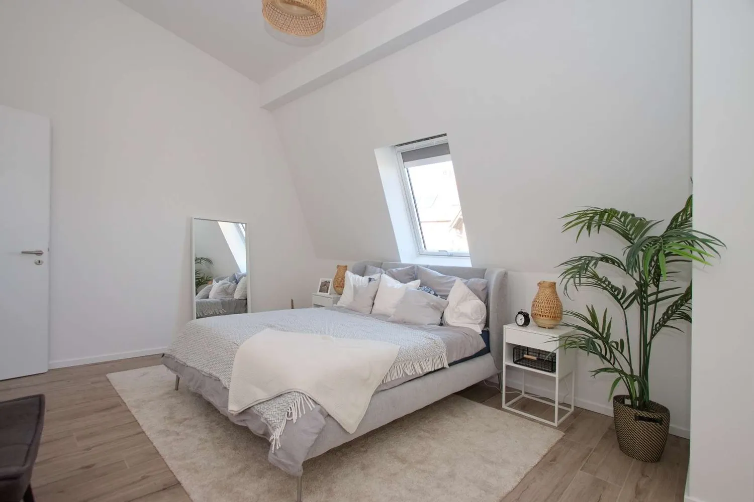2 Zimmer Wohnung mit 77 m² in Berlin – Bild 10